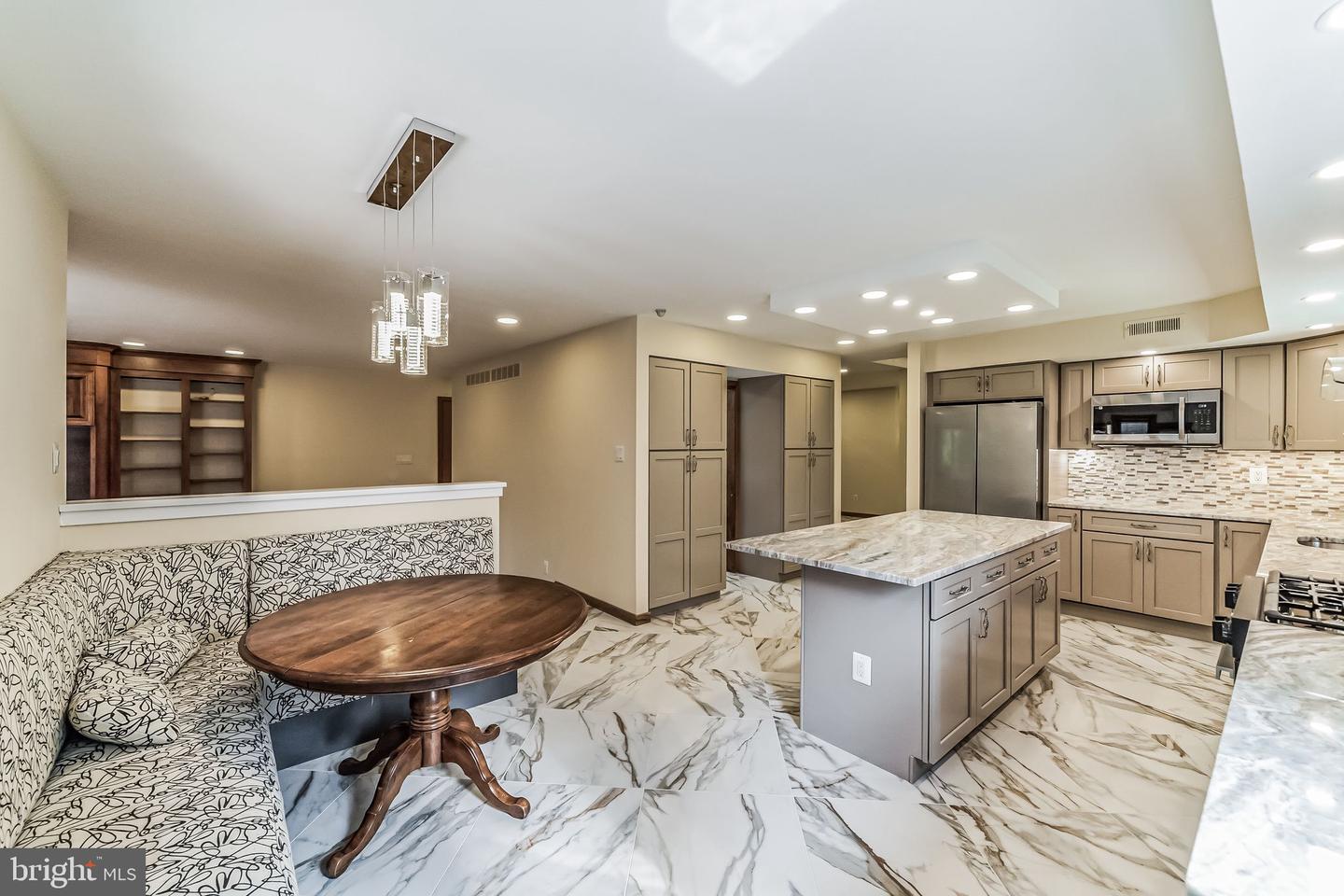 468 Long Ln # Property Photo 18