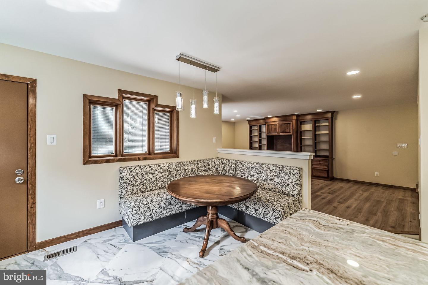 468 Long Ln # Property Photo 22