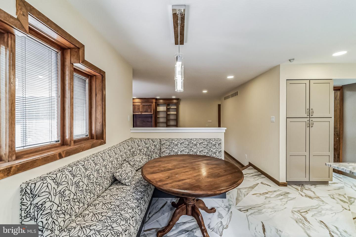 468 Long Ln # Property Photo 23