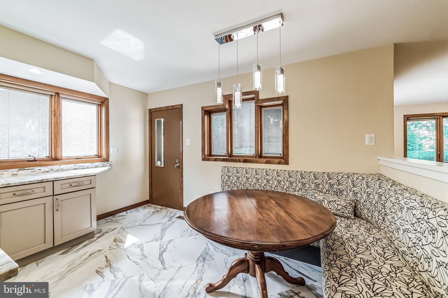 468 Long Ln # Property Photo 24