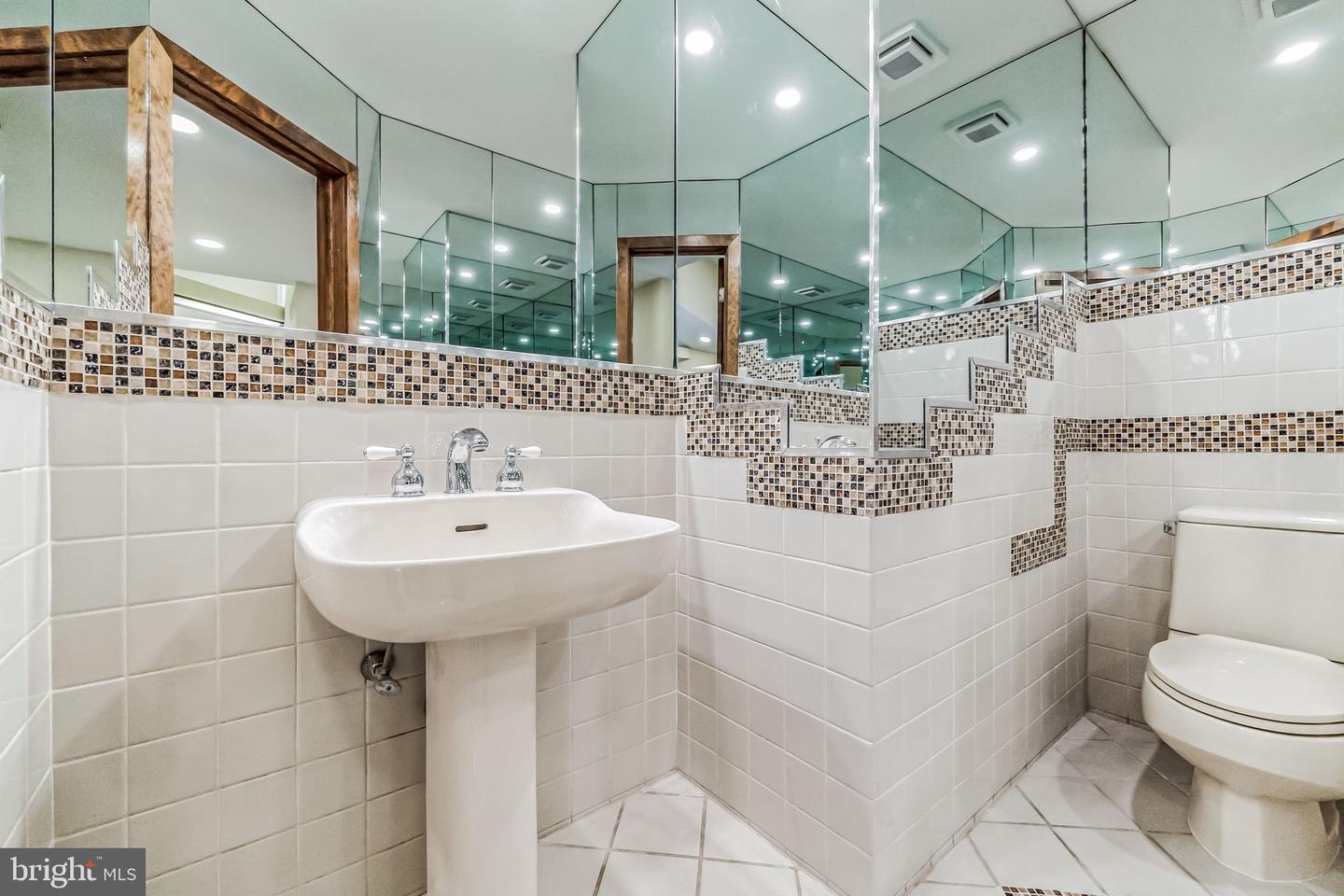 468 Long Ln # Property Photo 29