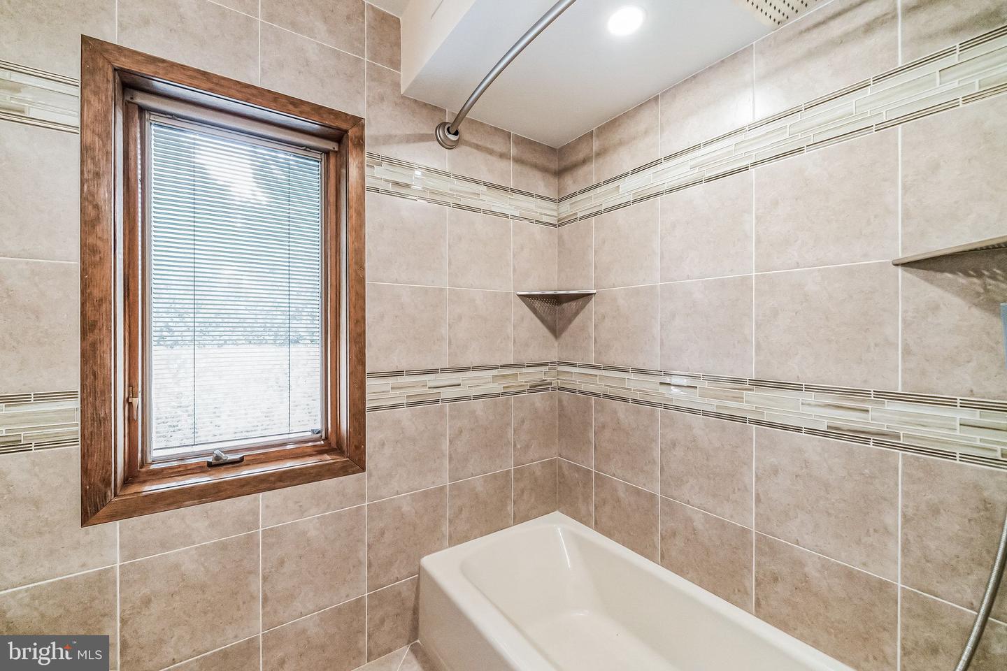 468 Long Ln # Property Photo 43
