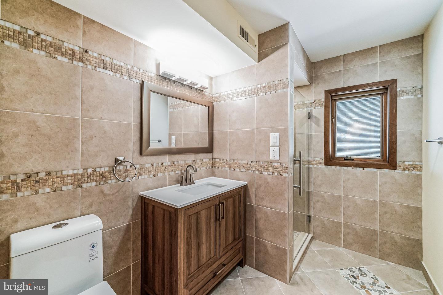 468 Long Ln # Property Photo 44