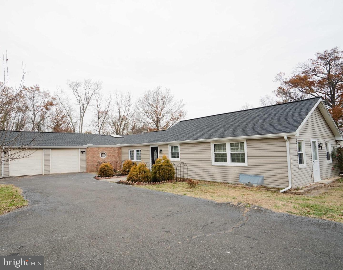 1606 N Line St Property Photo 1