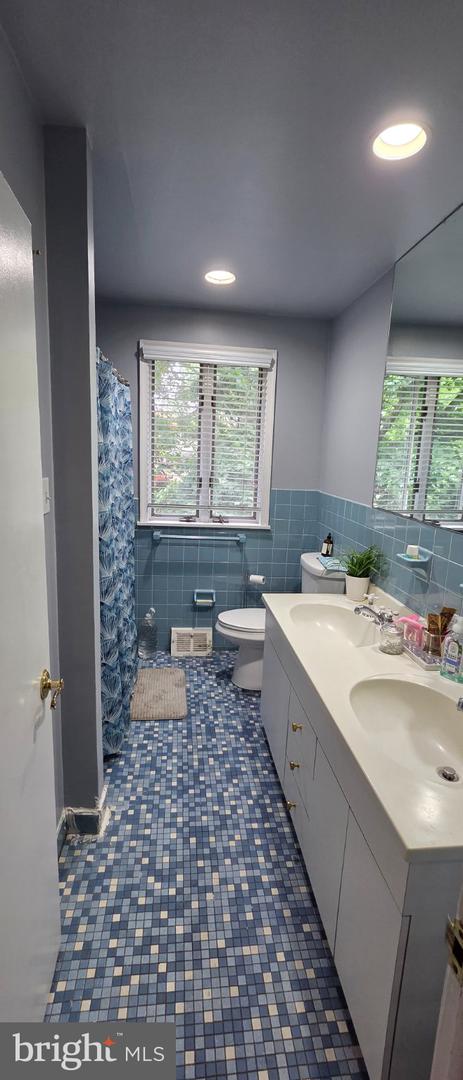 8200 Cadwalader Ave Property Photo 24