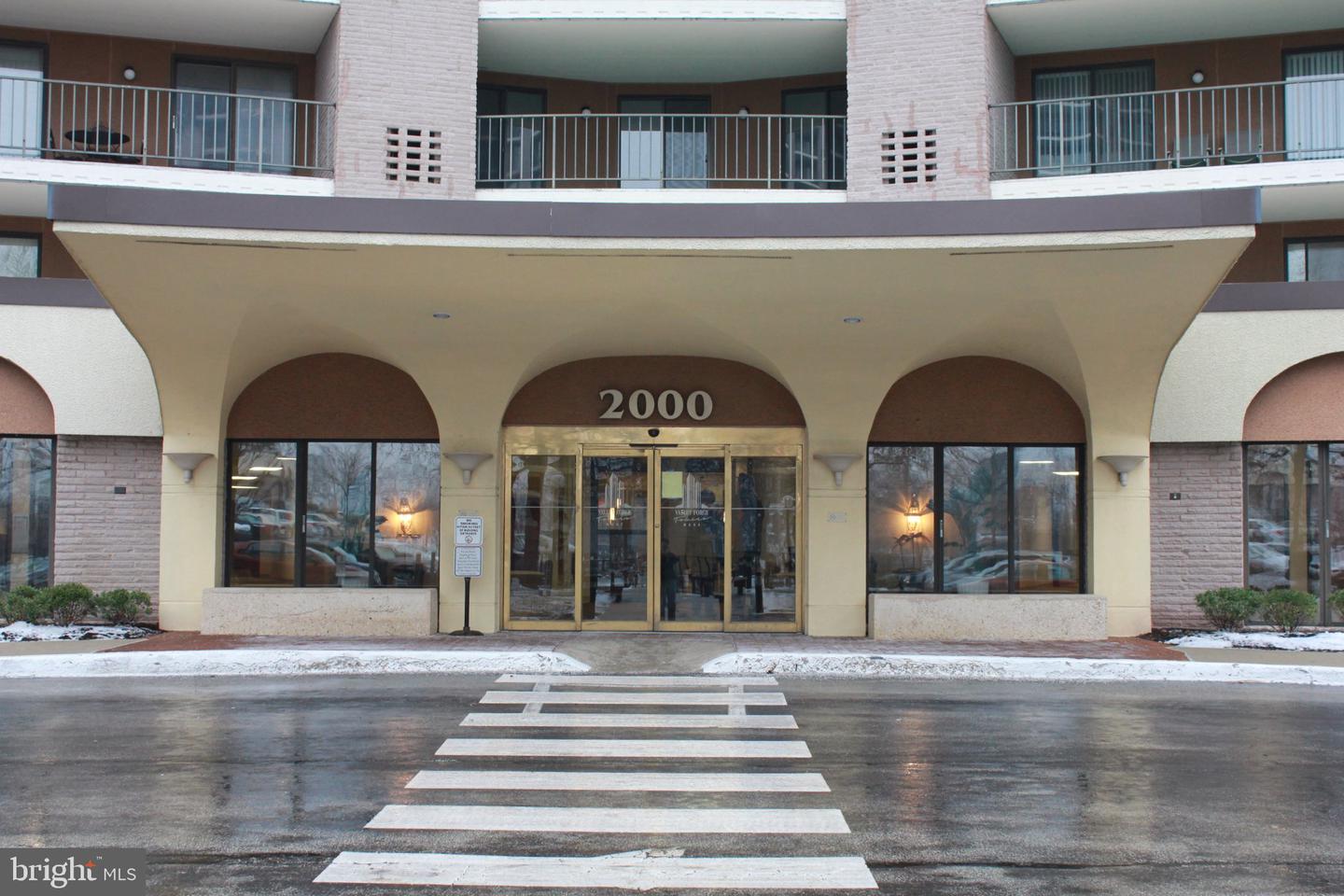 20928 Valley Forge Cir #928 Property Photo 3