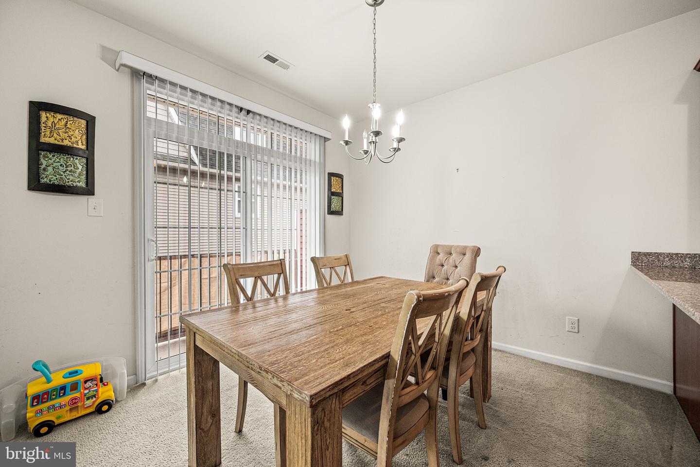 1205 Green St #101 Property Photo 6