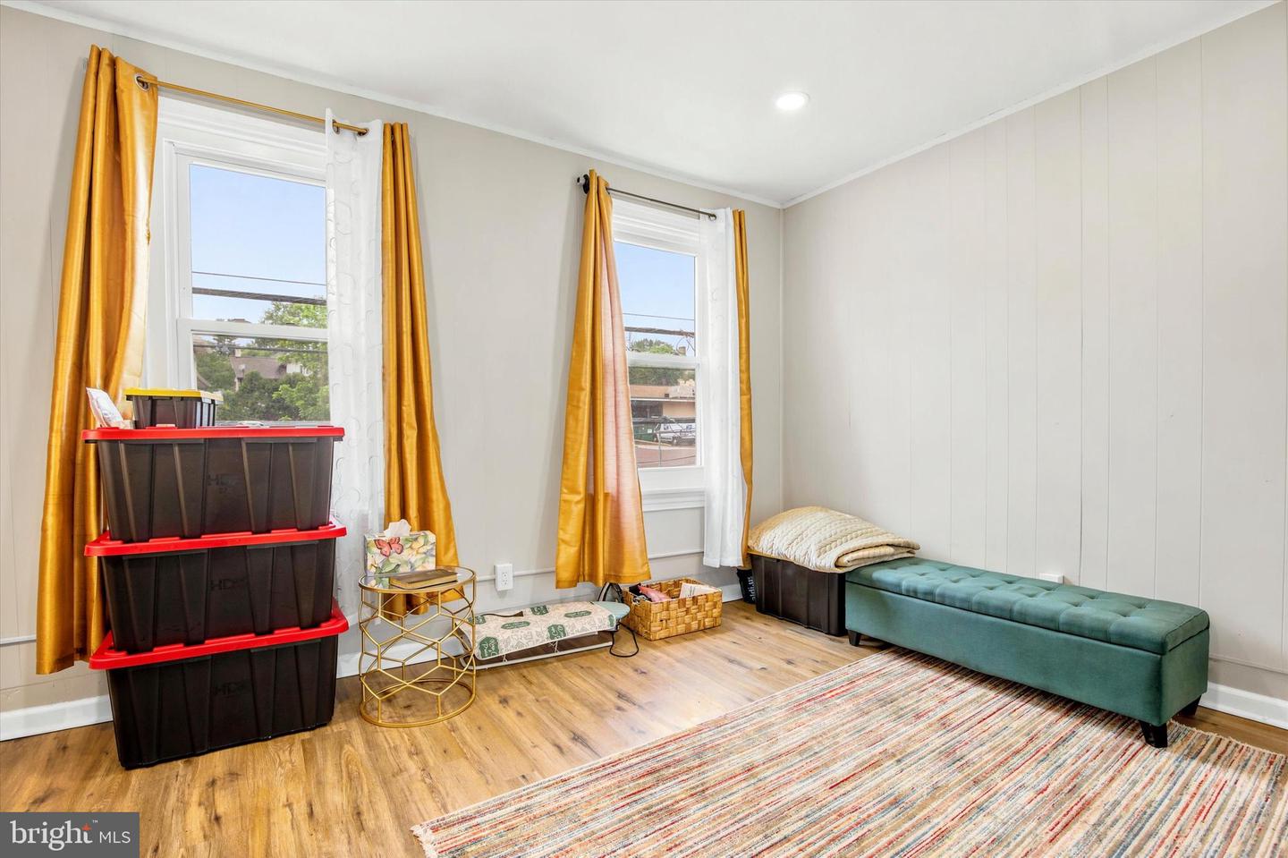 764 Queen St Property Photo 8