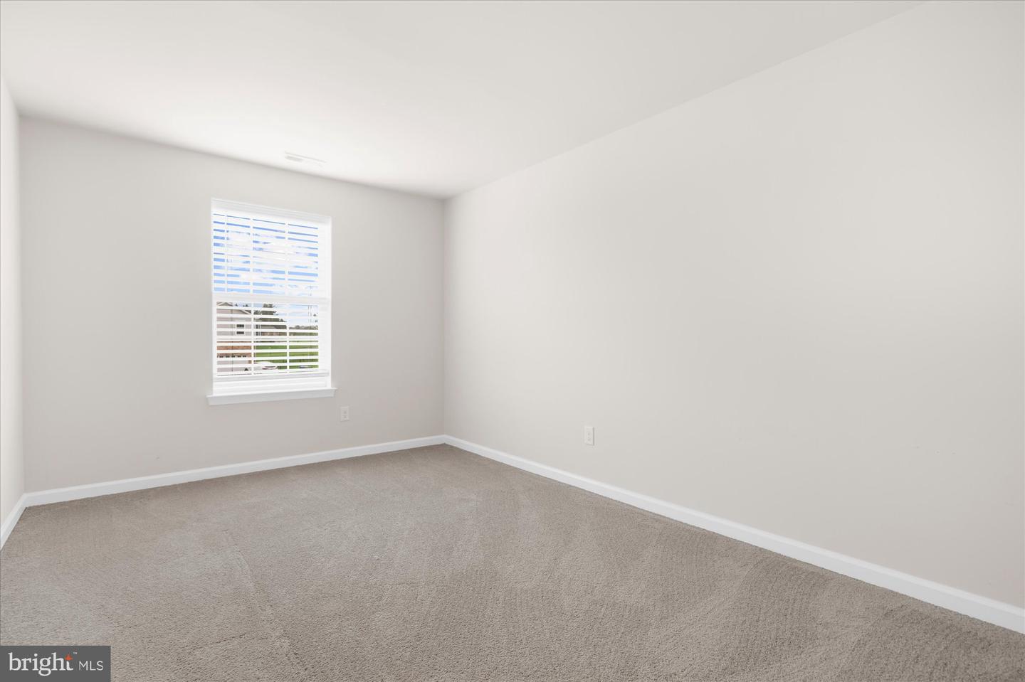 120 Eleanor Ct Property Photo 38