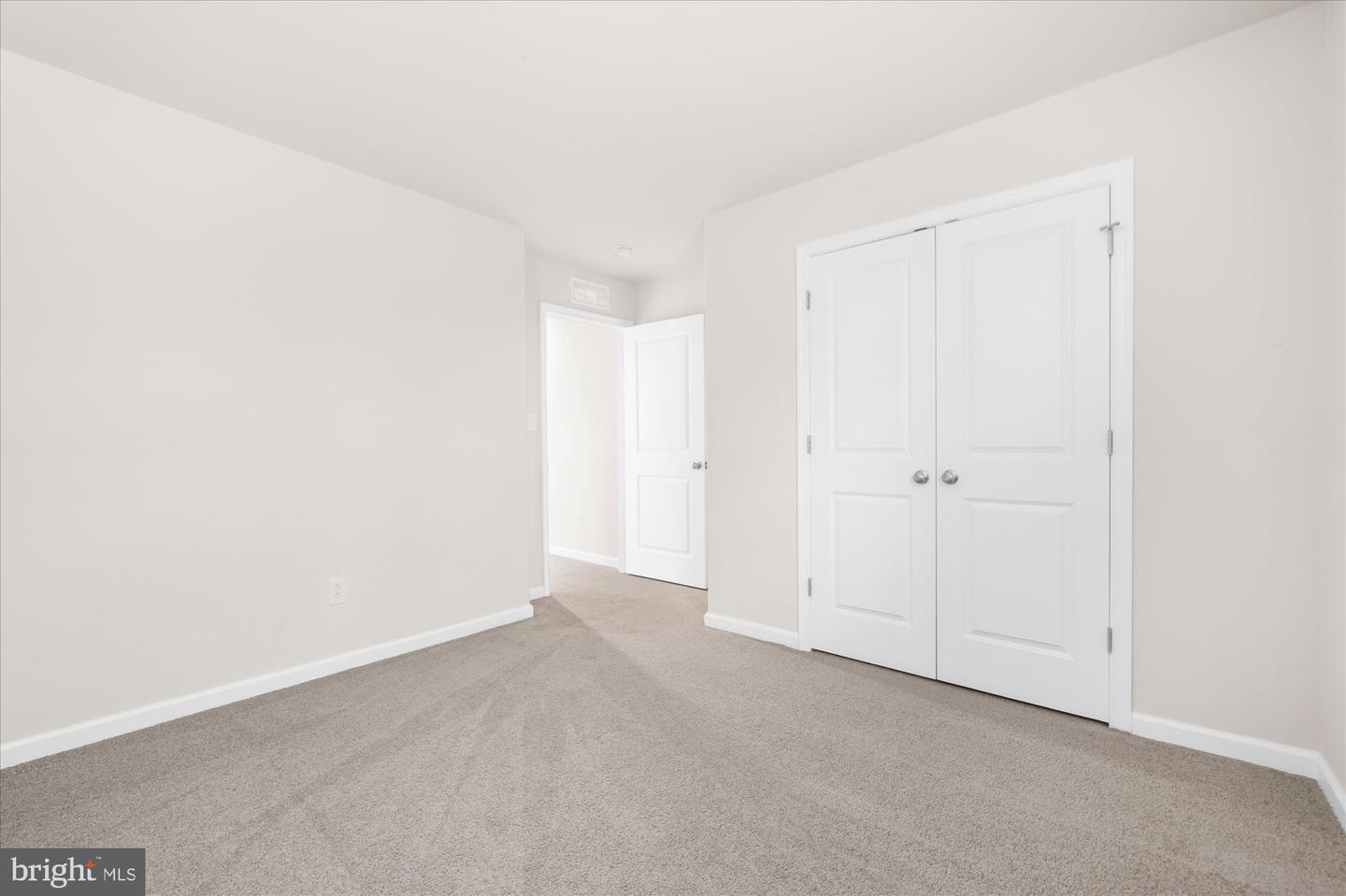 120 Eleanor Ct Property Photo 45