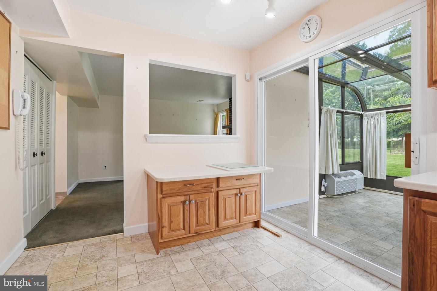 2049 Hawthorne Ln Property Photo 10