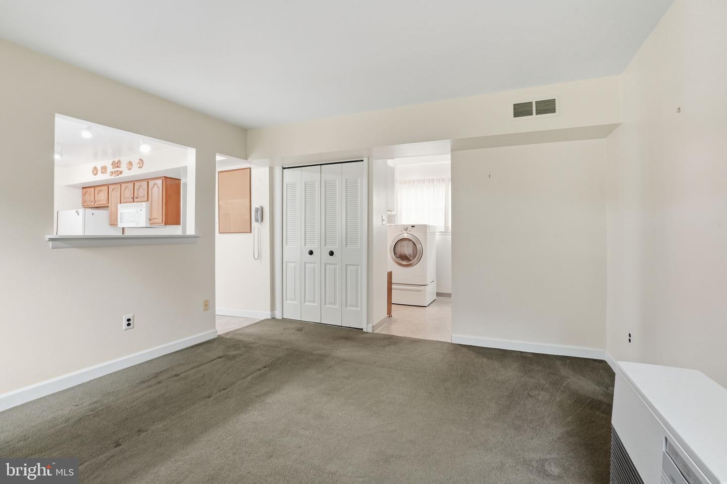 2049 Hawthorne Ln Property Photo 16