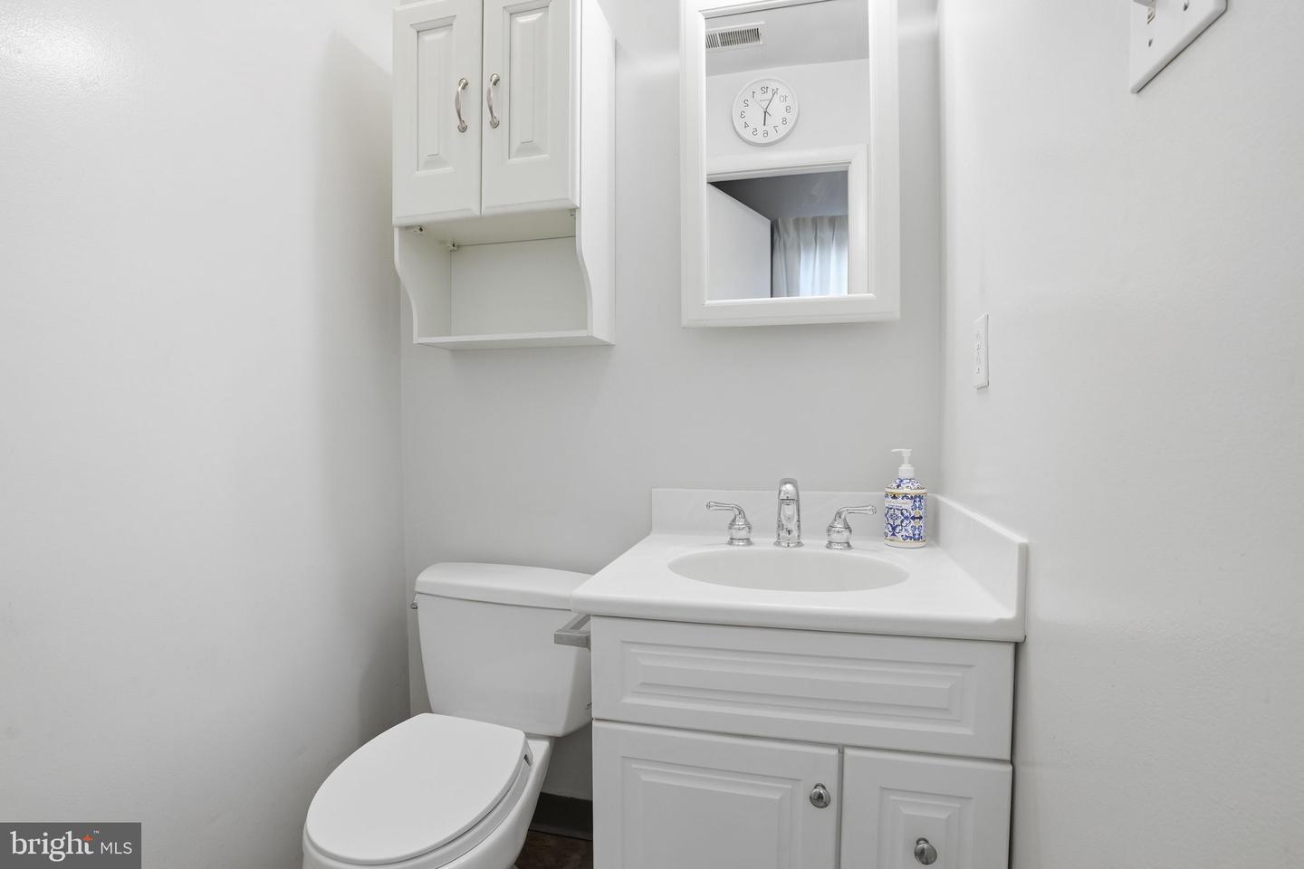 2049 Hawthorne Ln Property Photo 18