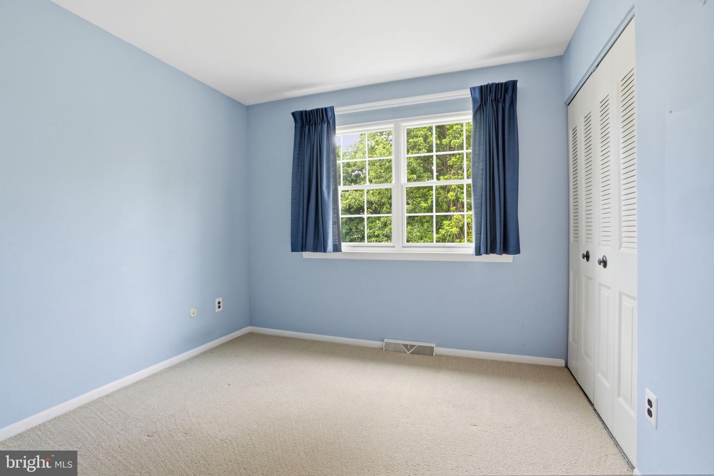 2049 Hawthorne Ln Property Photo 20
