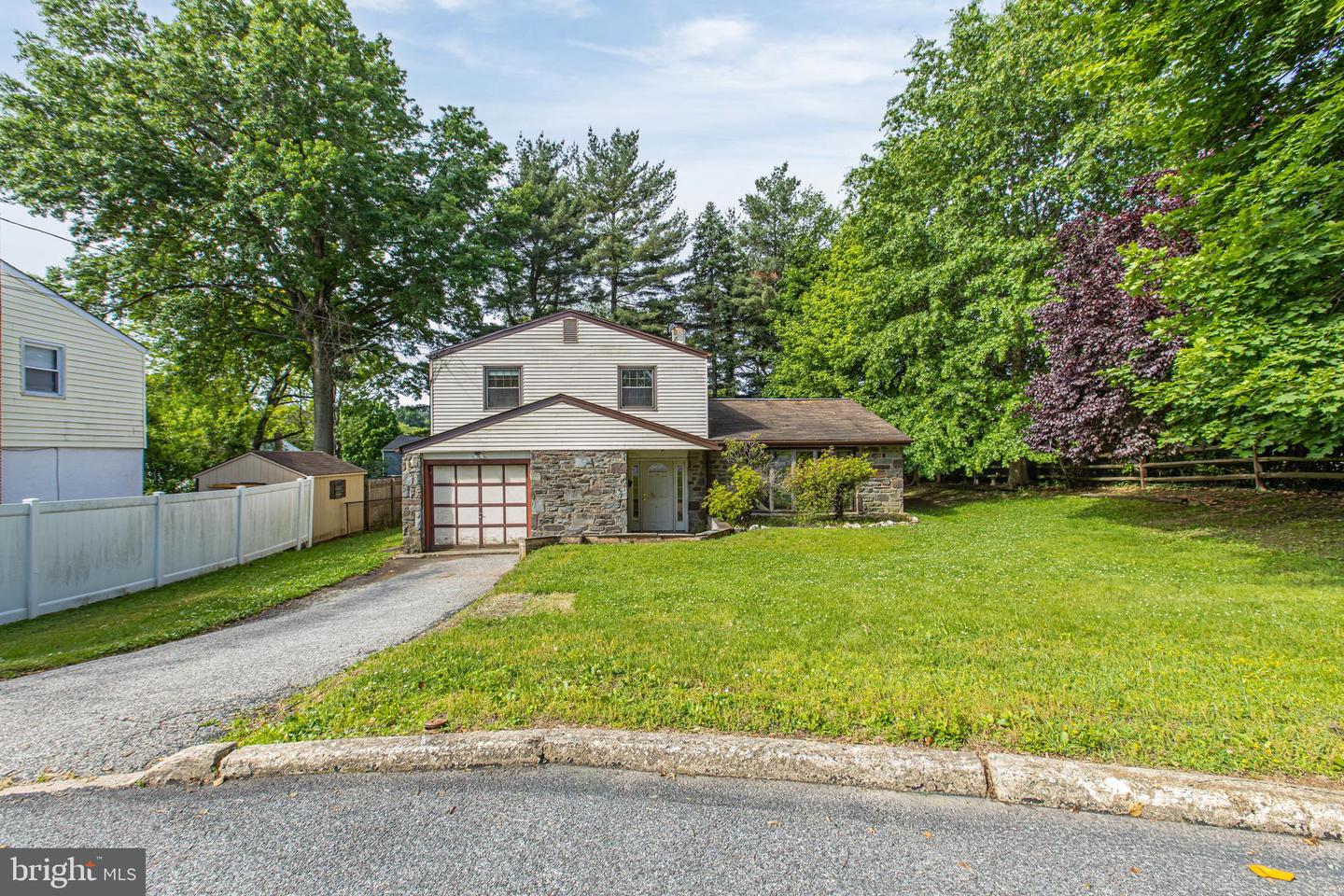 532 Cedar Dr Property Photo 2