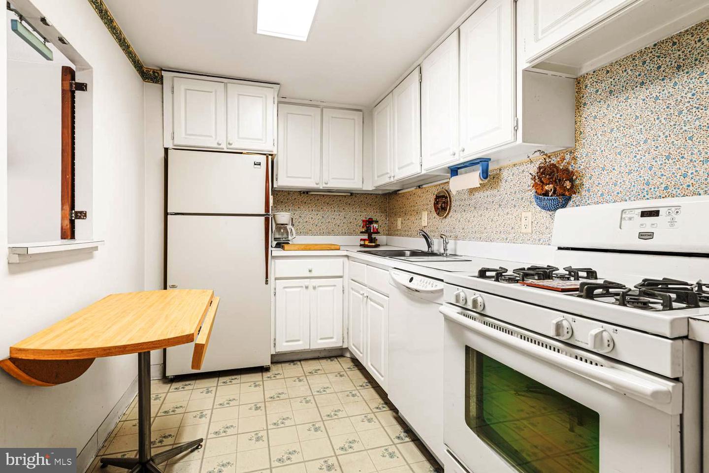 100 West Ave #411-s Property Photo 5