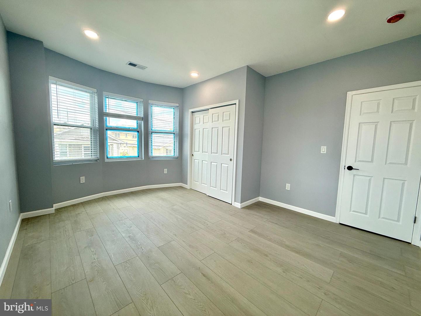 621 Summit St Property Photo 2