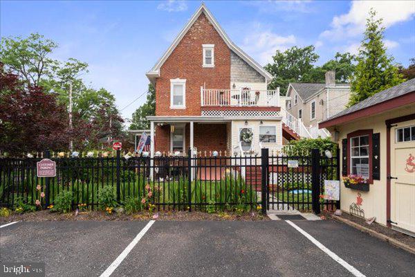 1919 W Point Pike Property Photo 3