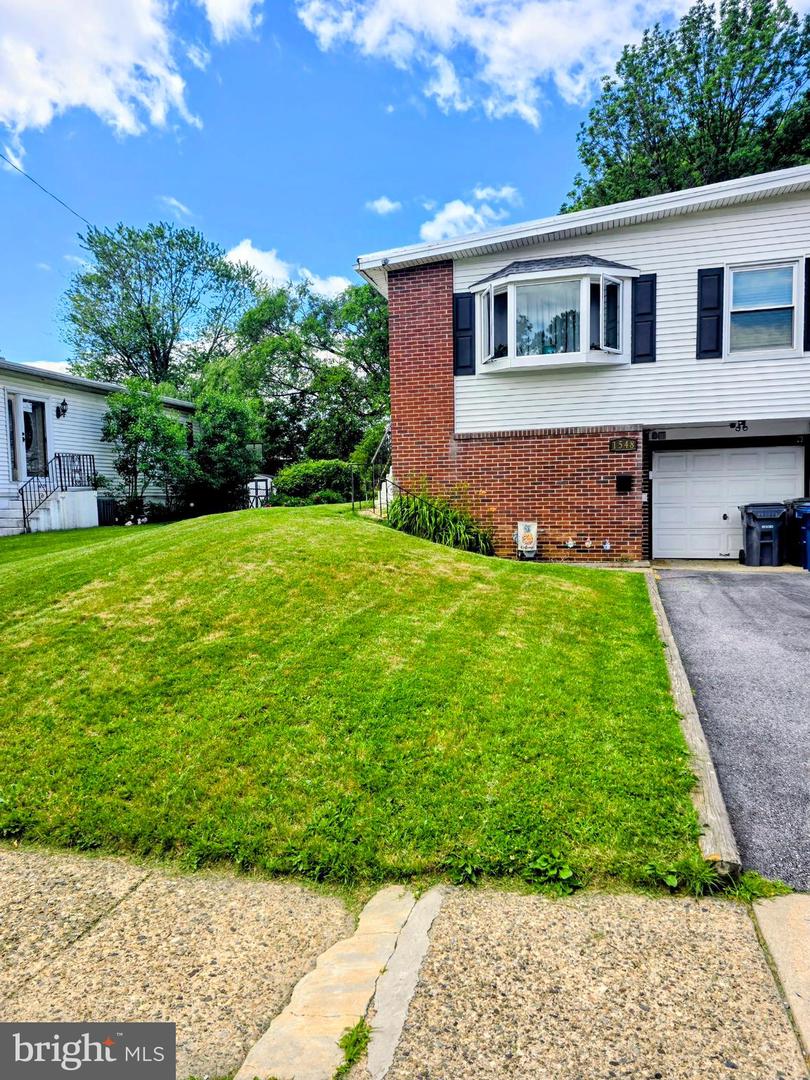 1548 N Birchwood Ave # Property Photo 1