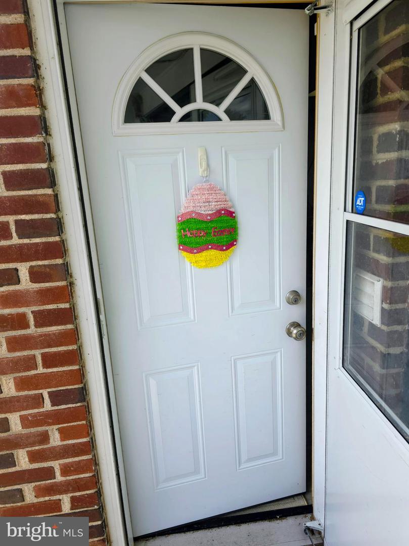 1548 N Birchwood Ave # Property Photo 3