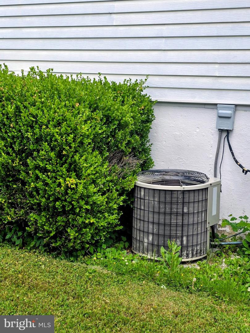 1548 N Birchwood Ave # Property Photo 6