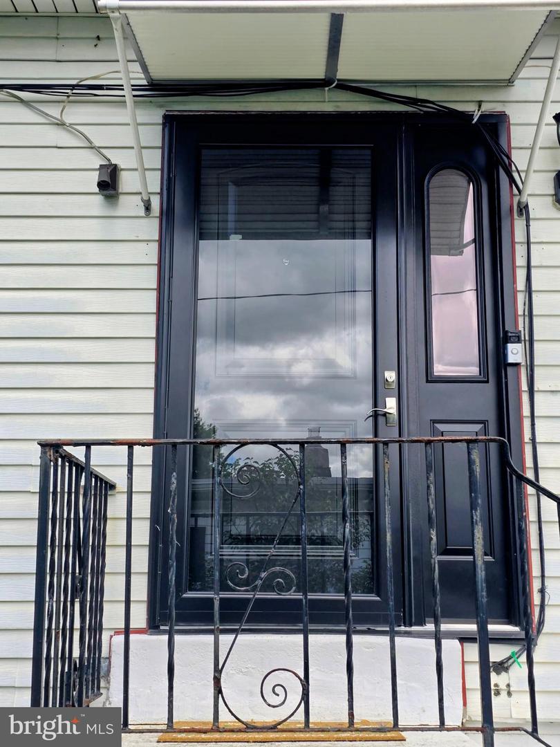 1548 N Birchwood Ave # Property Photo 8