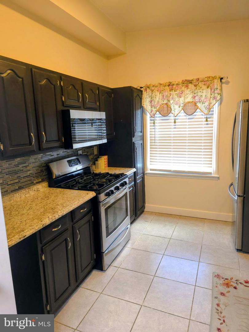 1548 N Birchwood Ave # Property Photo 23