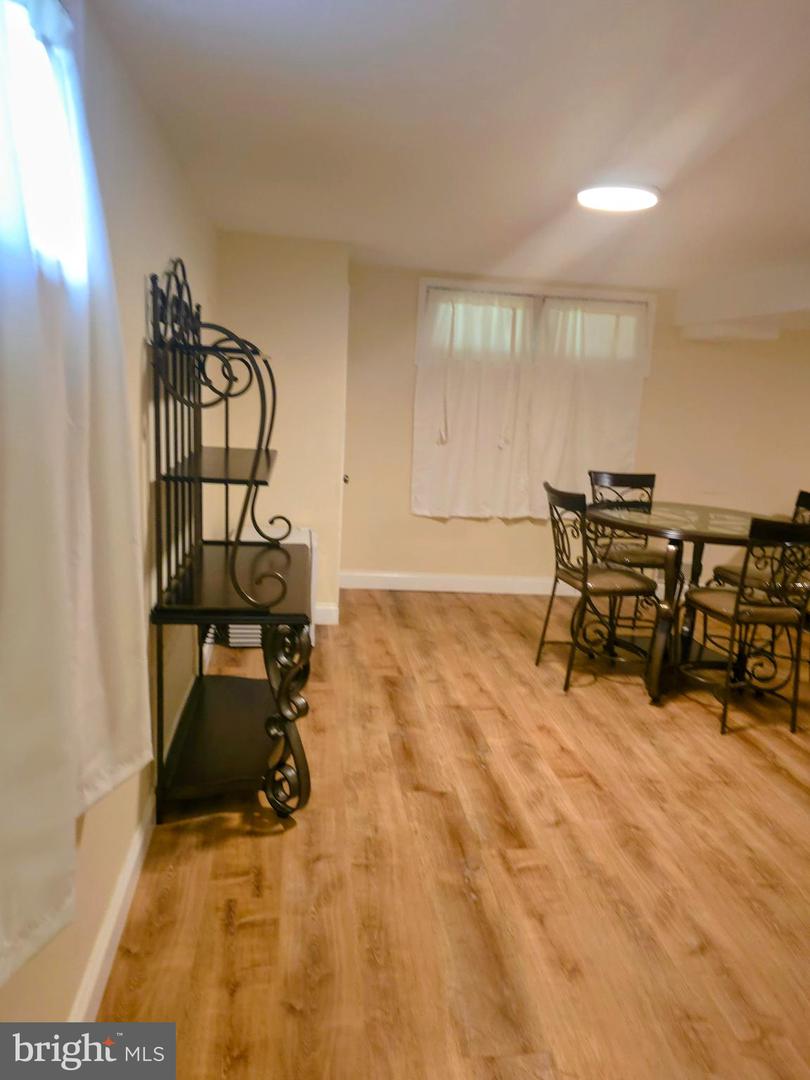 1548 N Birchwood Ave # Property Photo 37