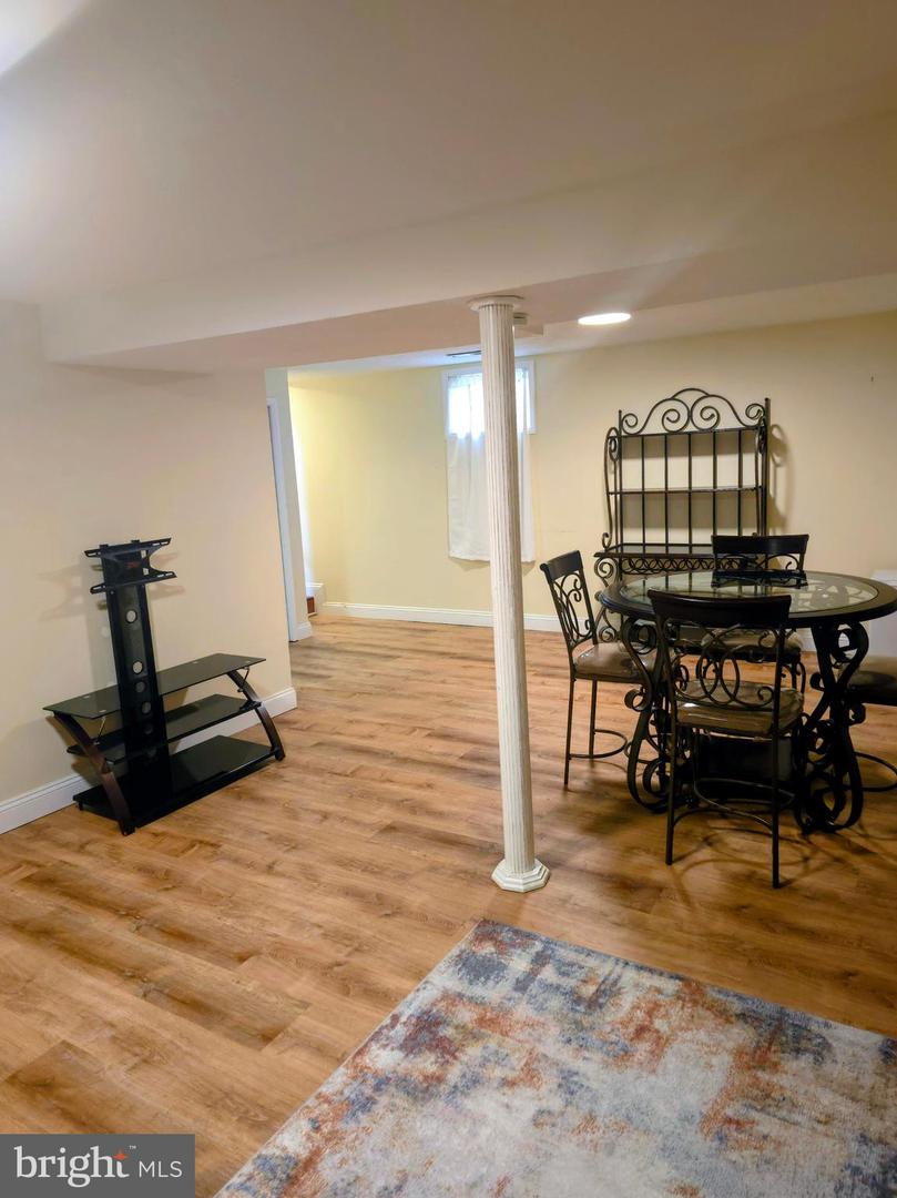 1548 N Birchwood Ave # Property Photo 40