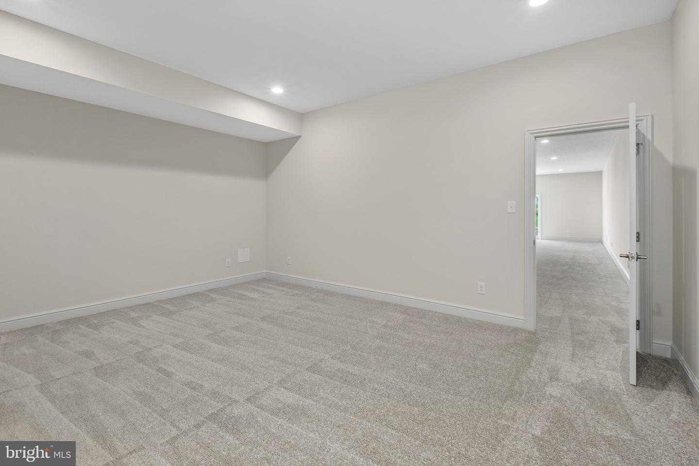 355 Bronson Cir #r1d Property Photo 41