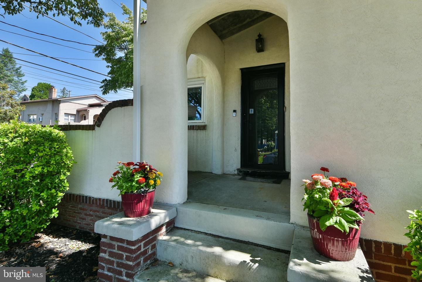 563 San Diego Ave Property Photo 6
