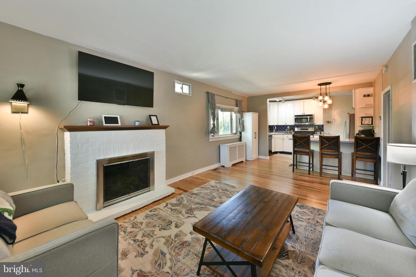 563 San Diego Ave Property Photo 8