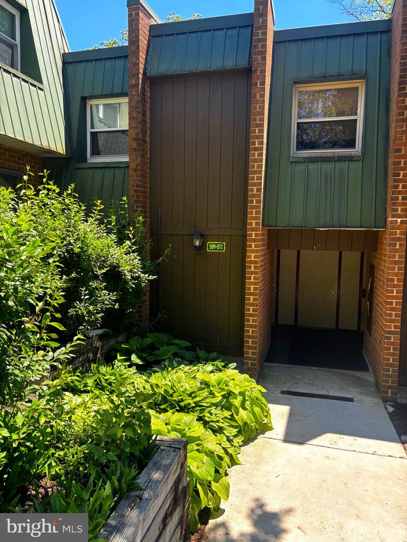511 Meadowview Ln #511 Property Photo 2