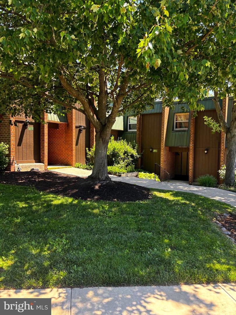 511 Meadowview Ln #511 Property Photo 3