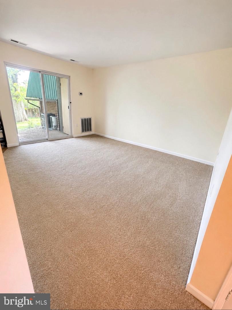 511 Meadowview Ln #511 Property Photo 5