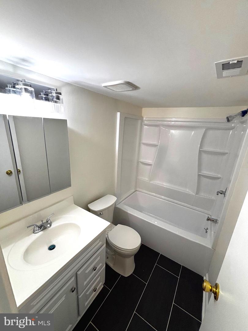 511 Meadowview Ln #511 Property Photo 8
