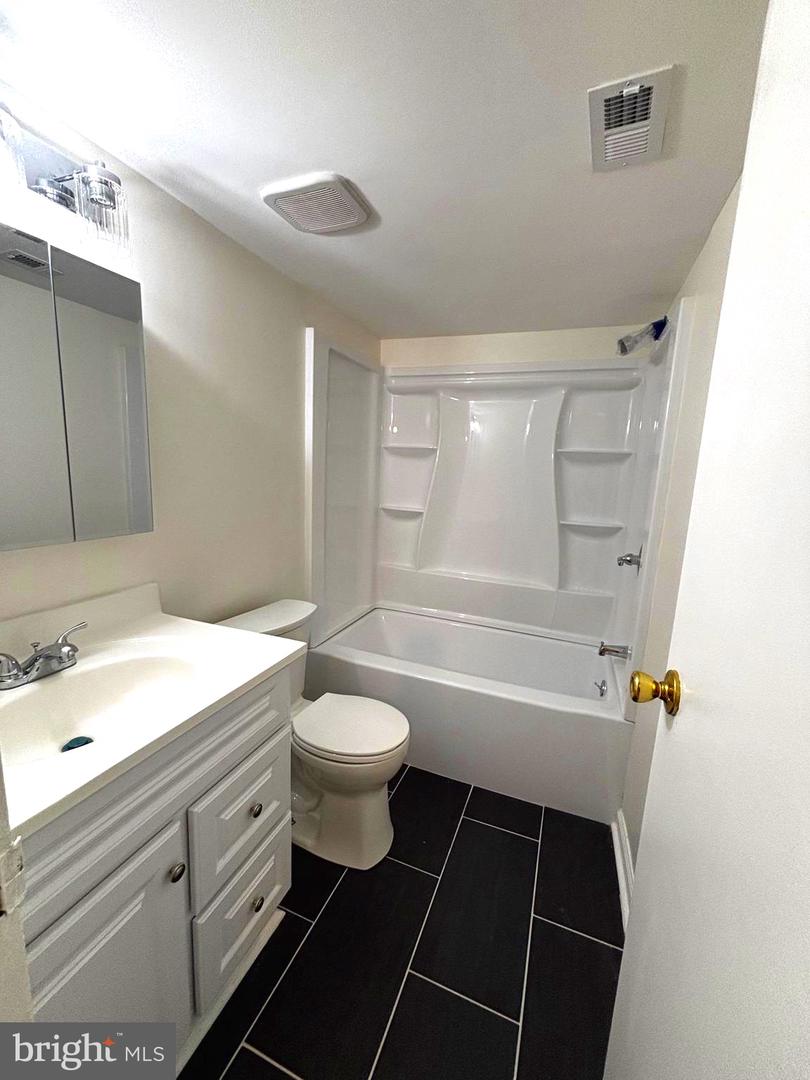 511 Meadowview Ln #511 Property Photo 9