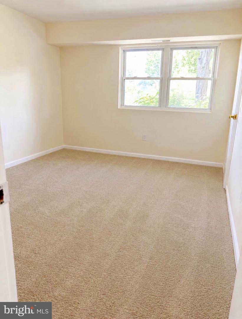 511 Meadowview Ln #511 Property Photo 10