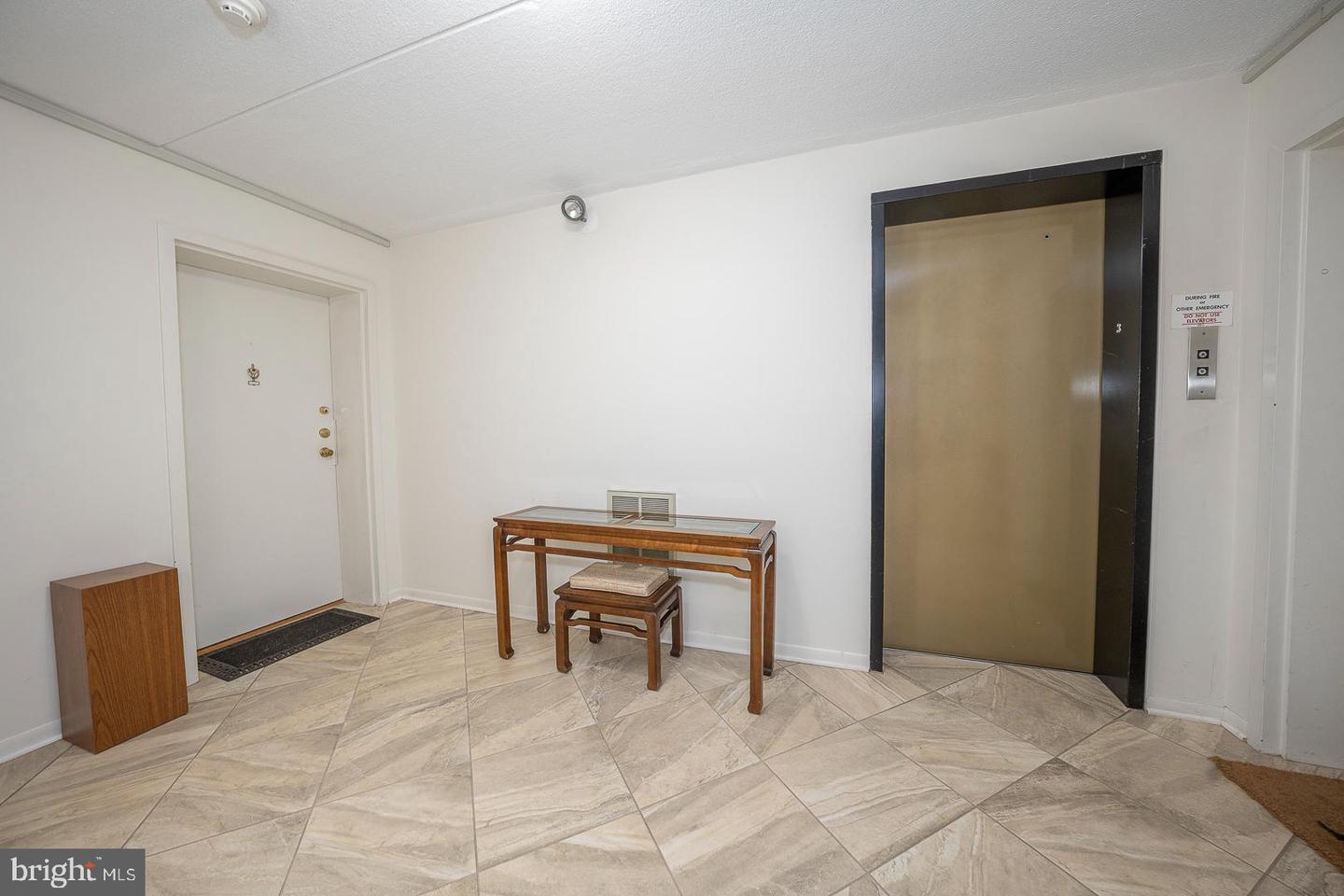 260 W Montgomery Ave #304 Property Photo 5