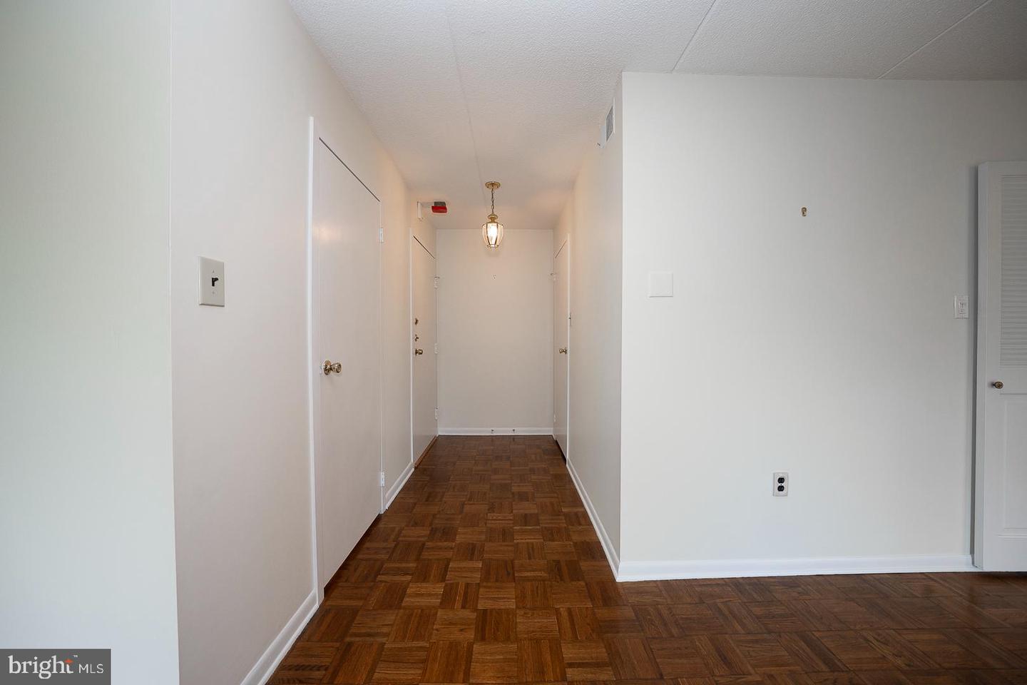 260 W Montgomery Ave #304 Property Photo 6
