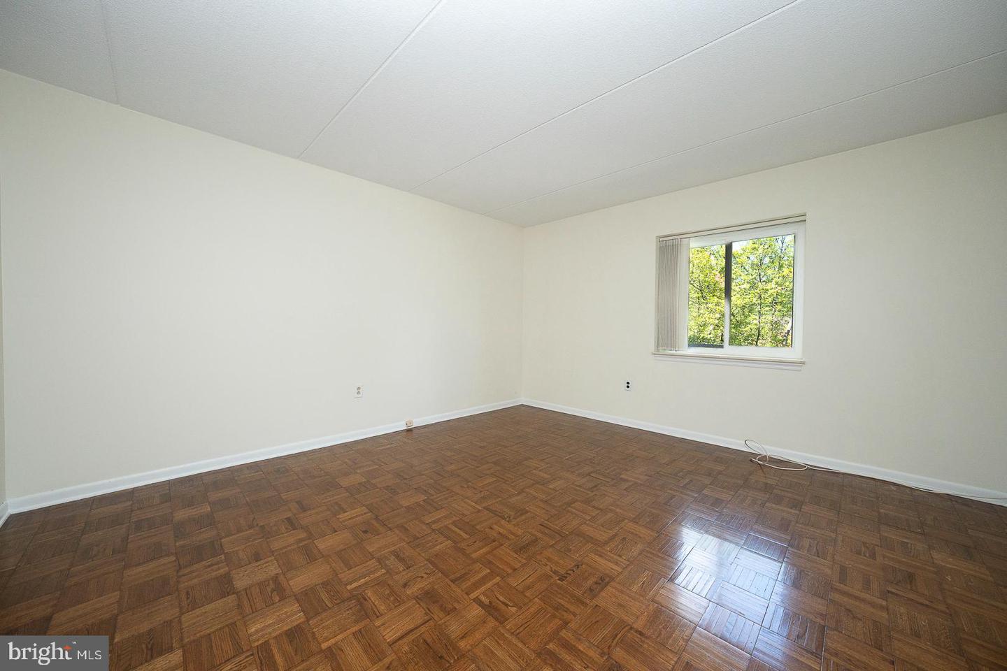 260 W Montgomery Ave #304 Property Photo 19