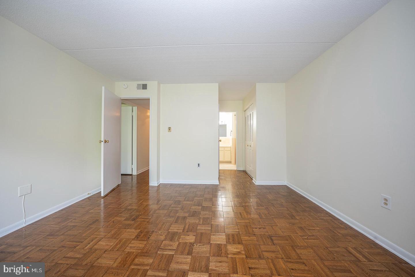 260 W Montgomery Ave #304 Property Photo 20
