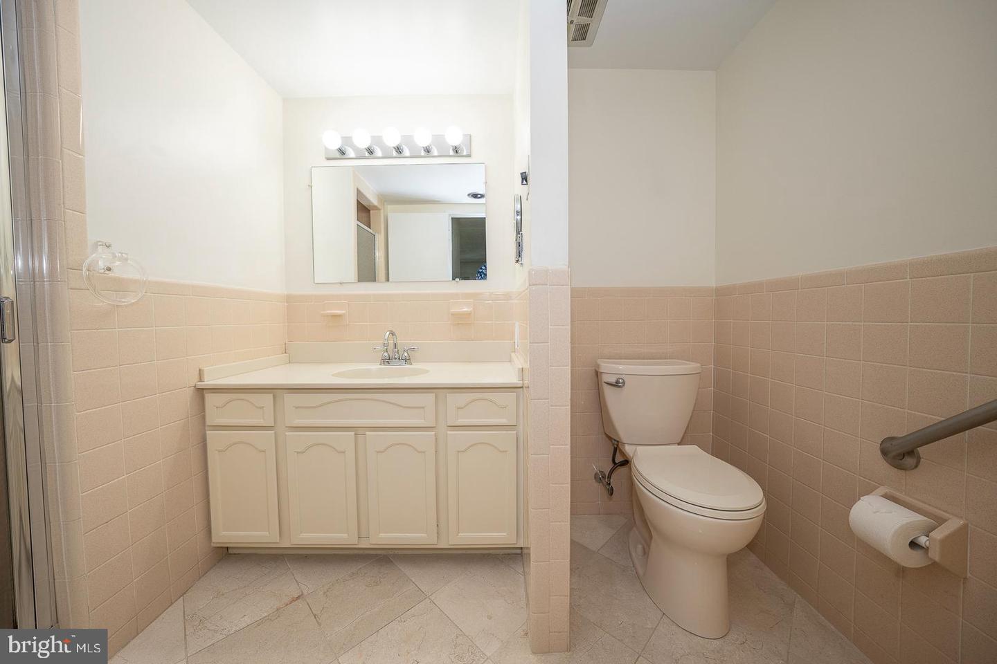 260 W Montgomery Ave #304 Property Photo 21