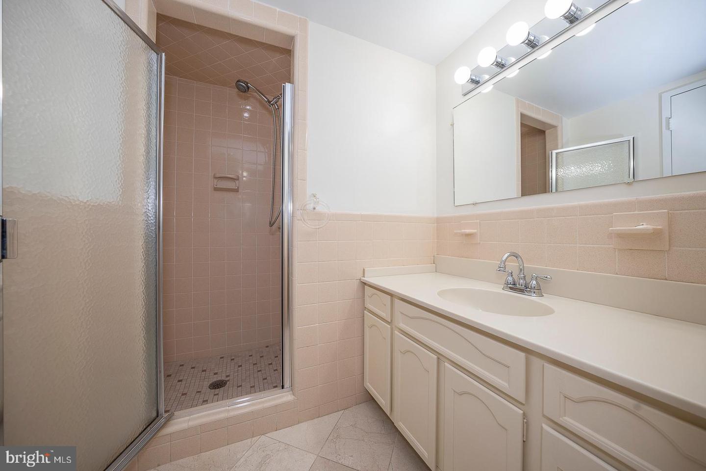 260 W Montgomery Ave #304 Property Photo 22