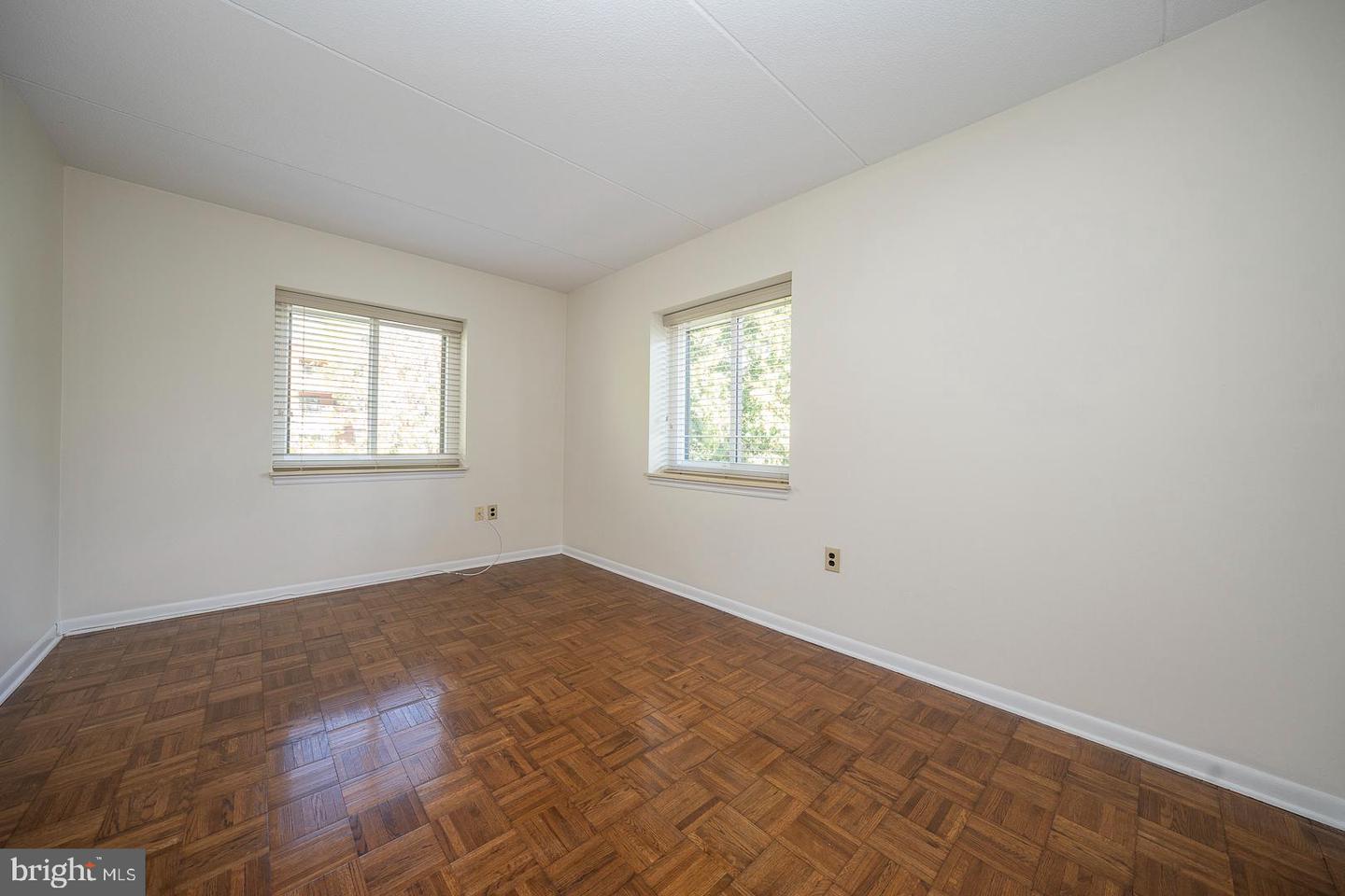 260 W Montgomery Ave #304 Property Photo 23