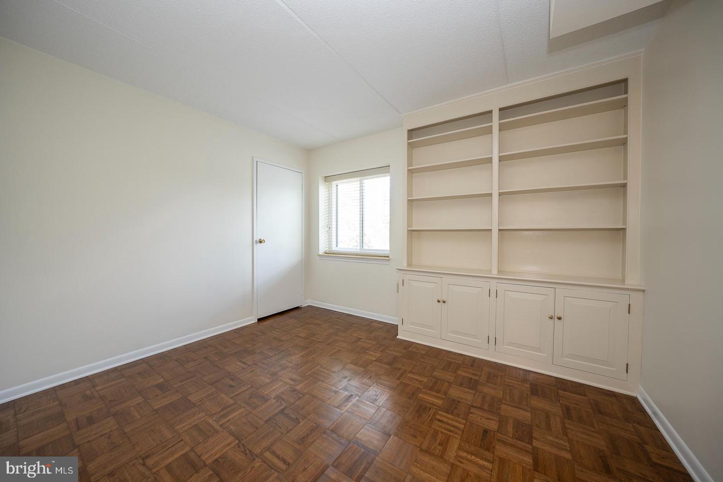 260 W Montgomery Ave #304 Property Photo 25