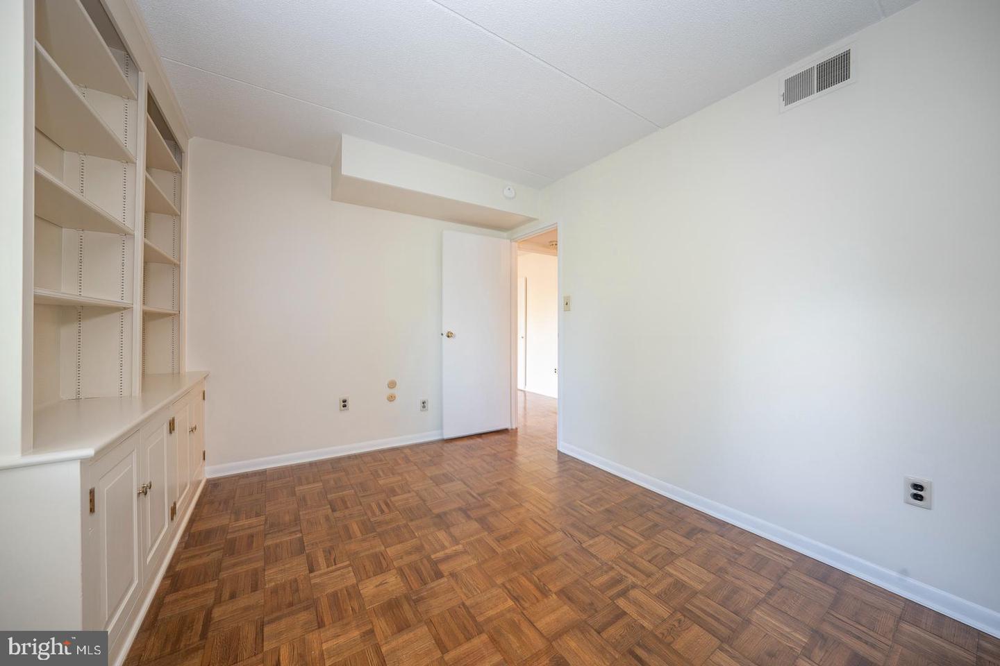 260 W Montgomery Ave #304 Property Photo 26