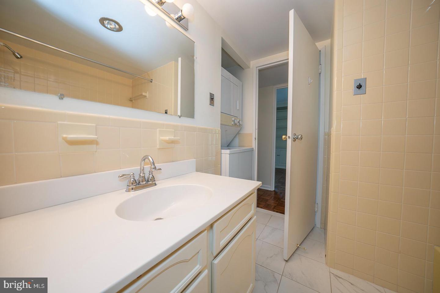 260 W Montgomery Ave #304 Property Photo 28