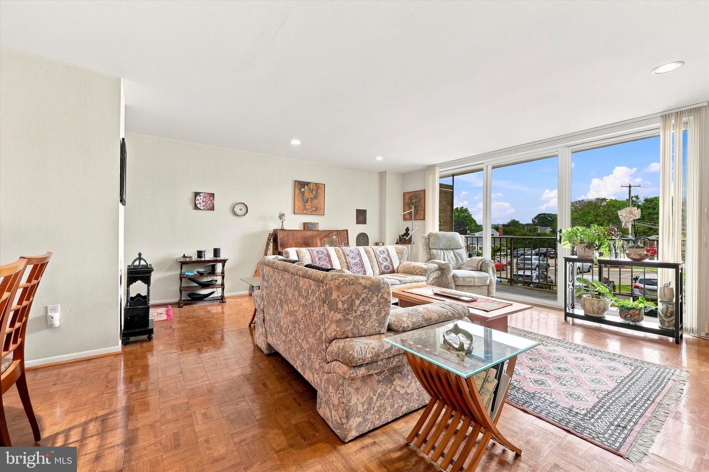309 Florence Ave #205-n Property Photo 1