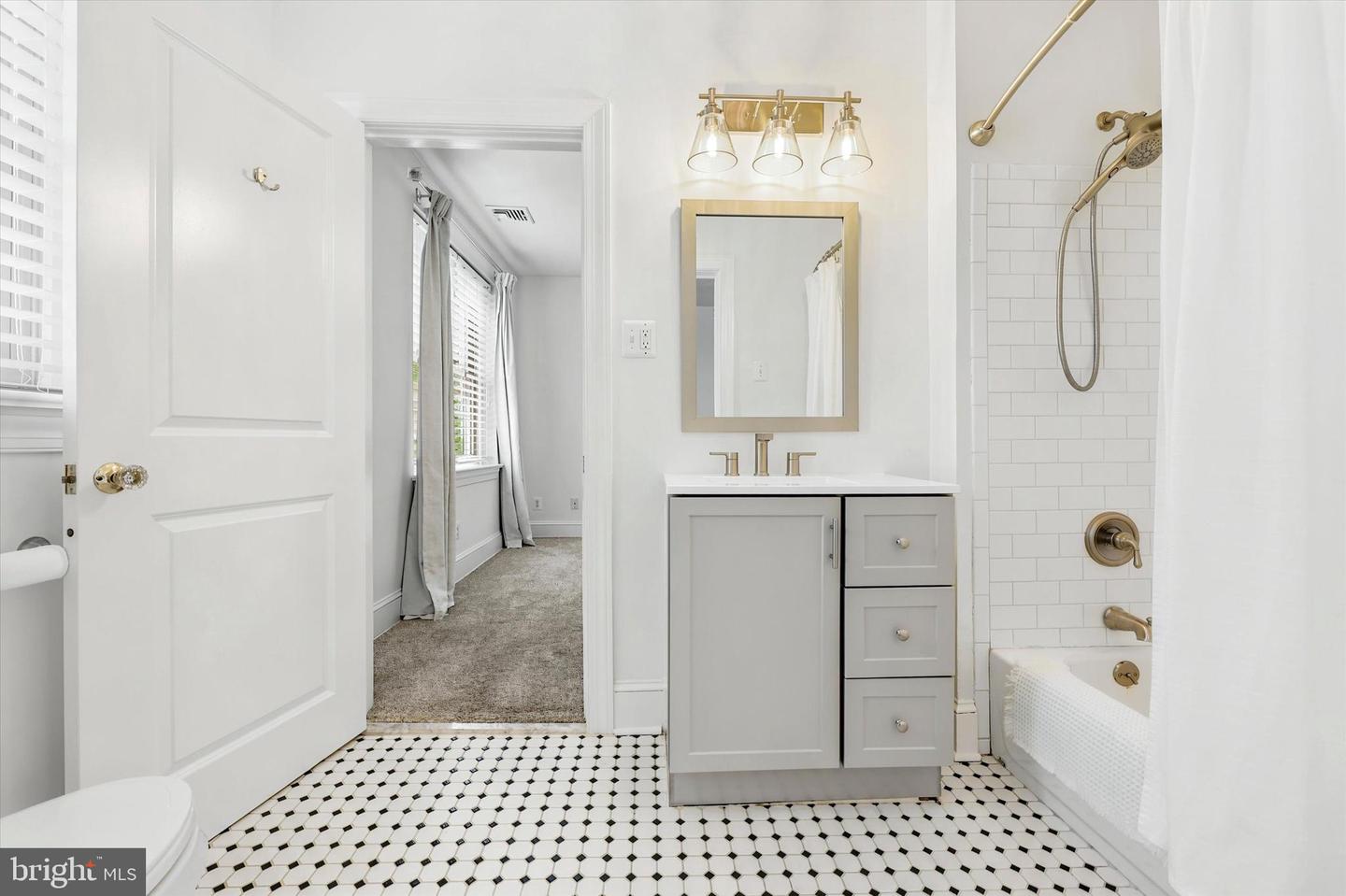 212 Idris #j-3 Property Photo 17